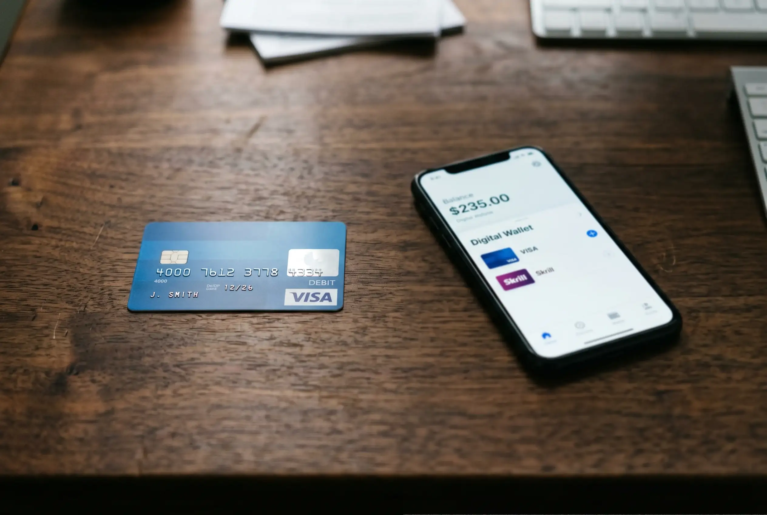 Visa o Skrill para Apuestas: ¿Qué Método de Pago Elegir?